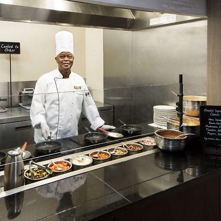 Embassy Suites By Hilton Tampa Brandon Heartland Eksteriør billede