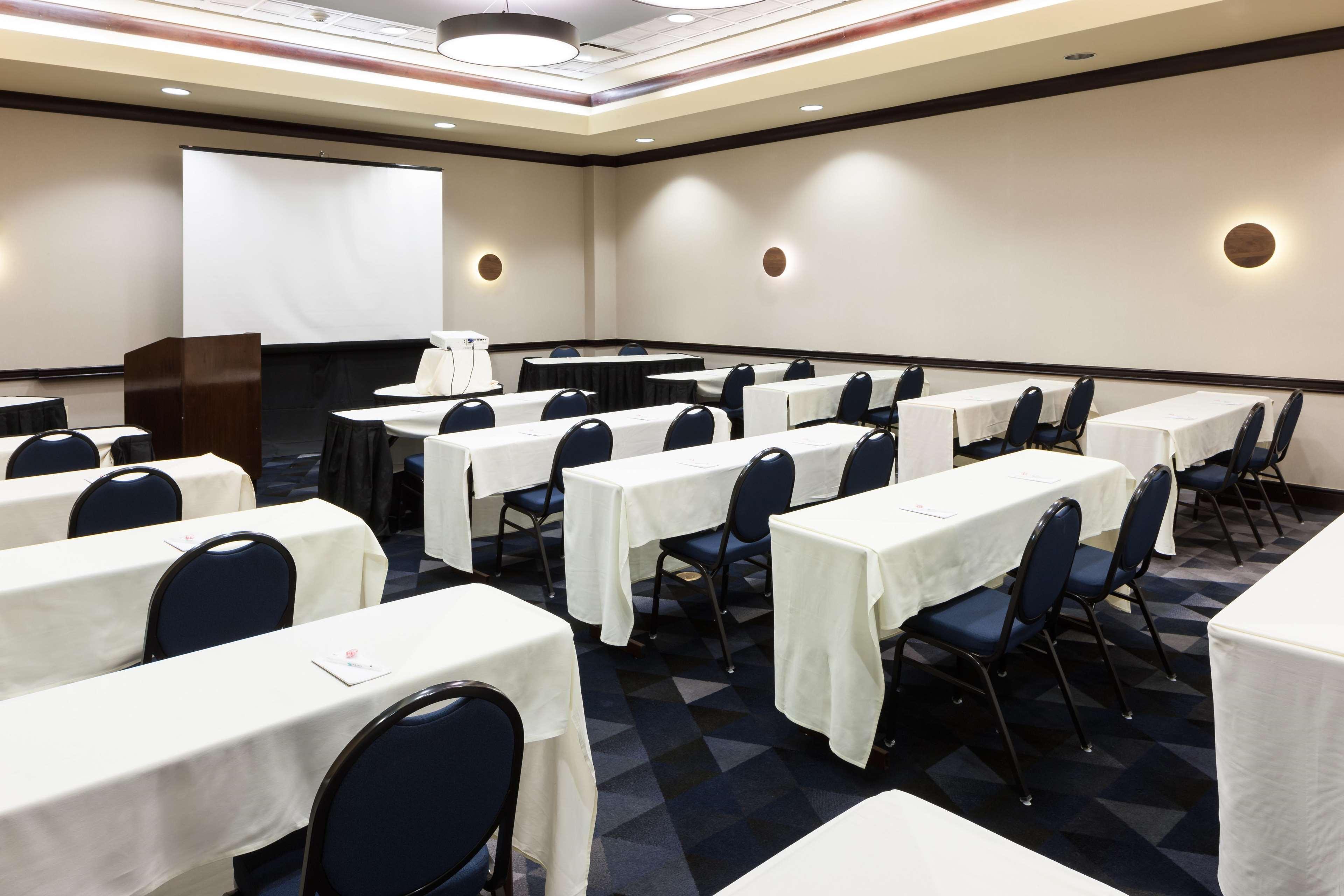 Embassy Suites By Hilton Tampa Brandon Heartland Eksteriør billede