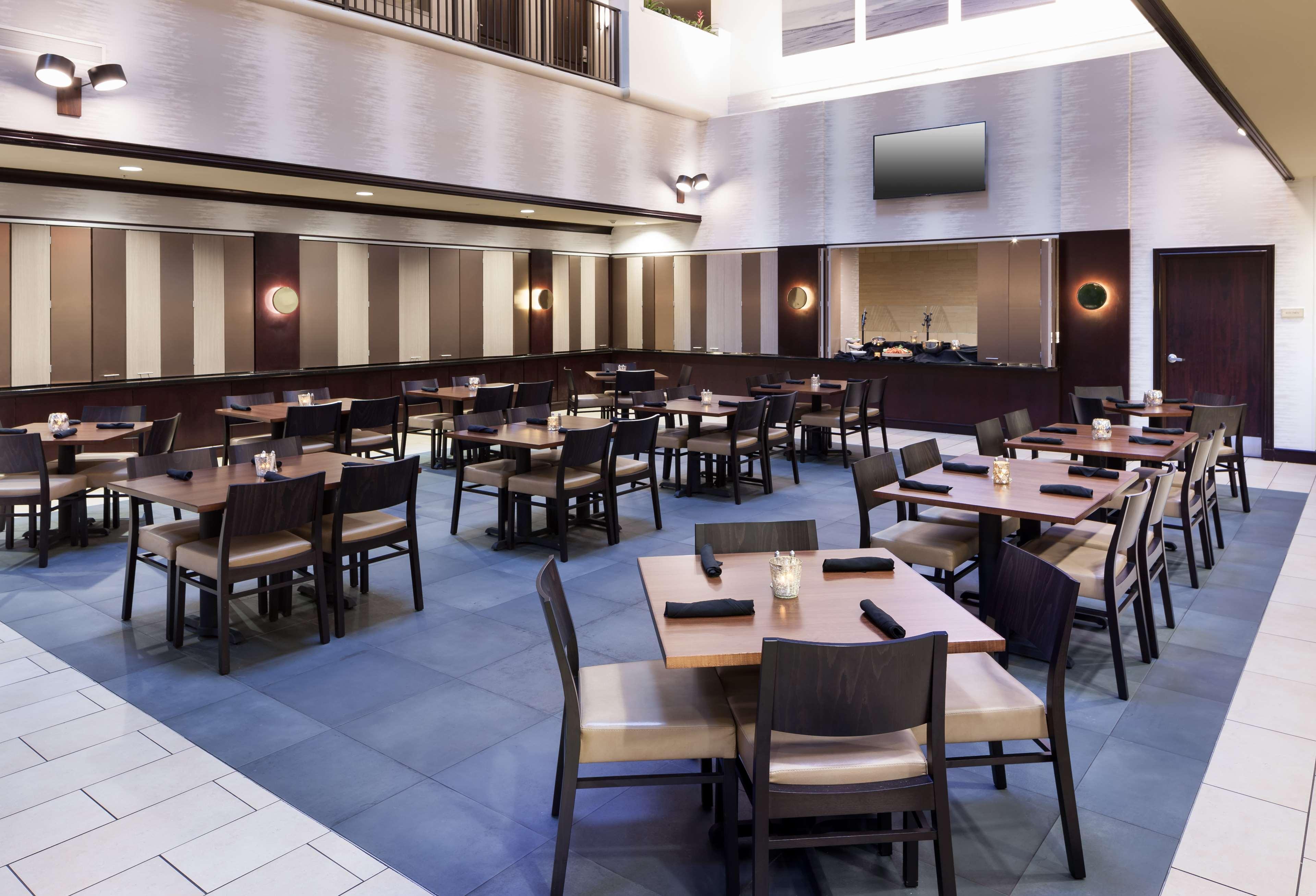 Embassy Suites By Hilton Tampa Brandon Heartland Eksteriør billede