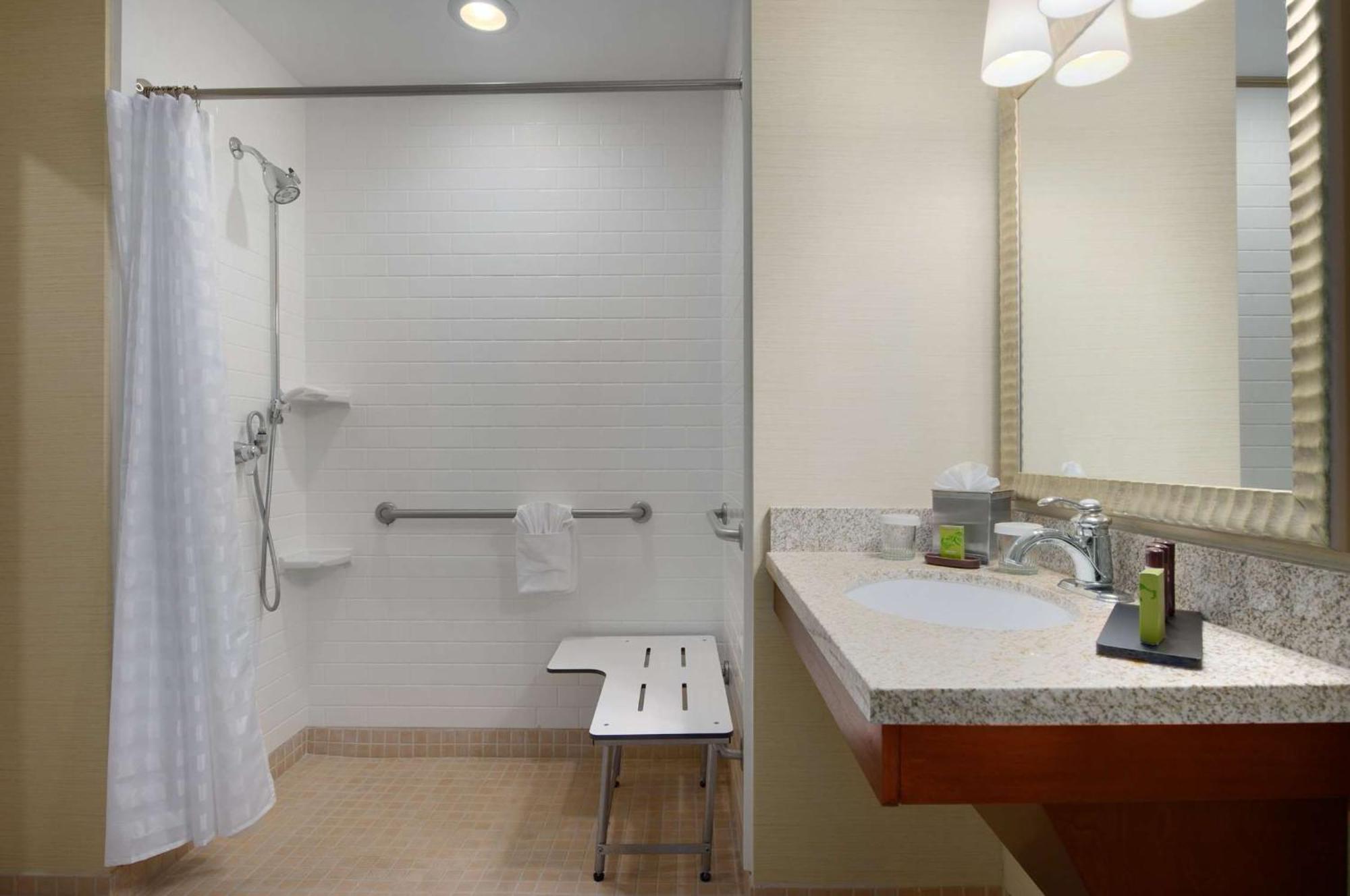Embassy Suites By Hilton Tampa Brandon Heartland Eksteriør billede