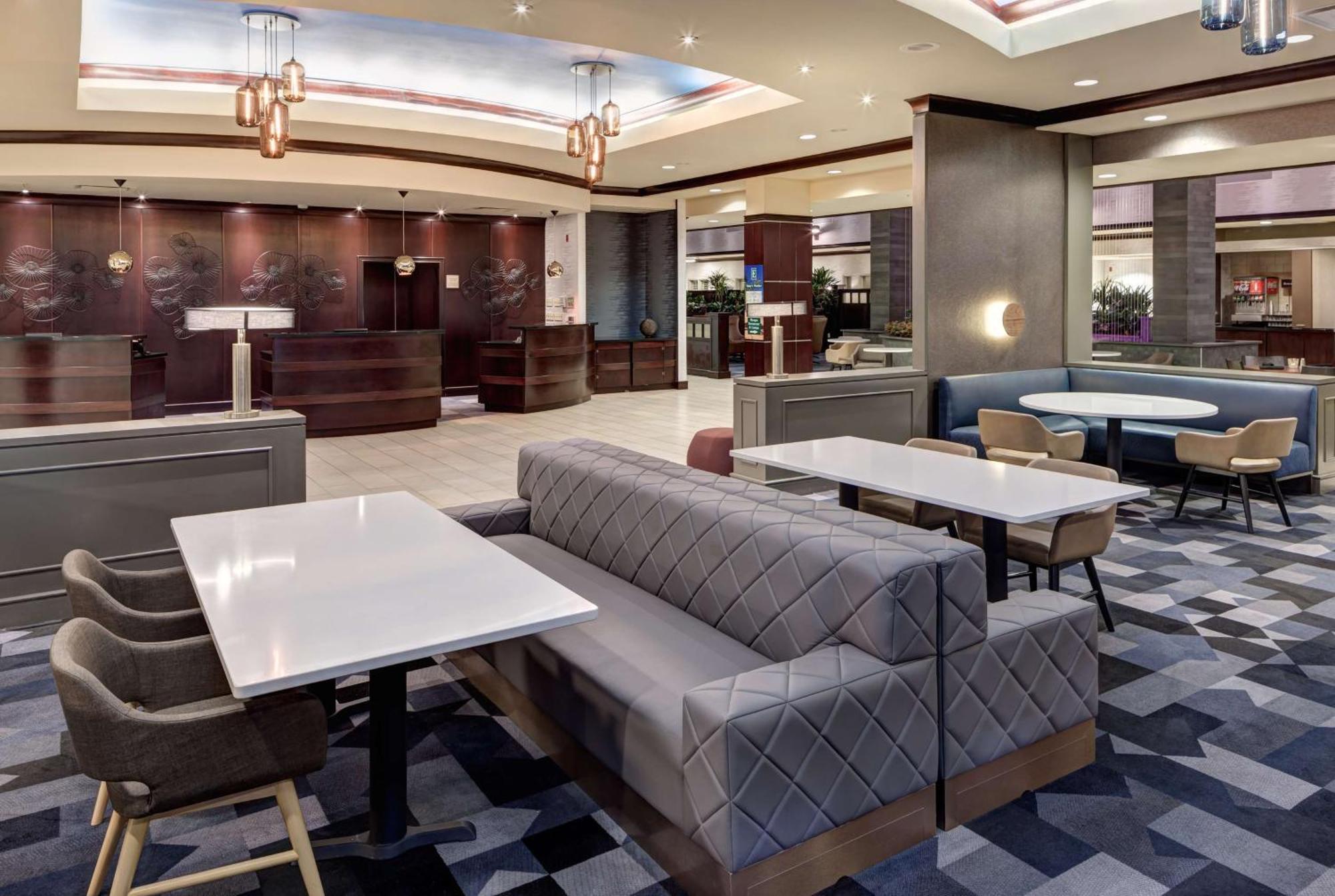 Embassy Suites By Hilton Tampa Brandon Heartland Eksteriør billede