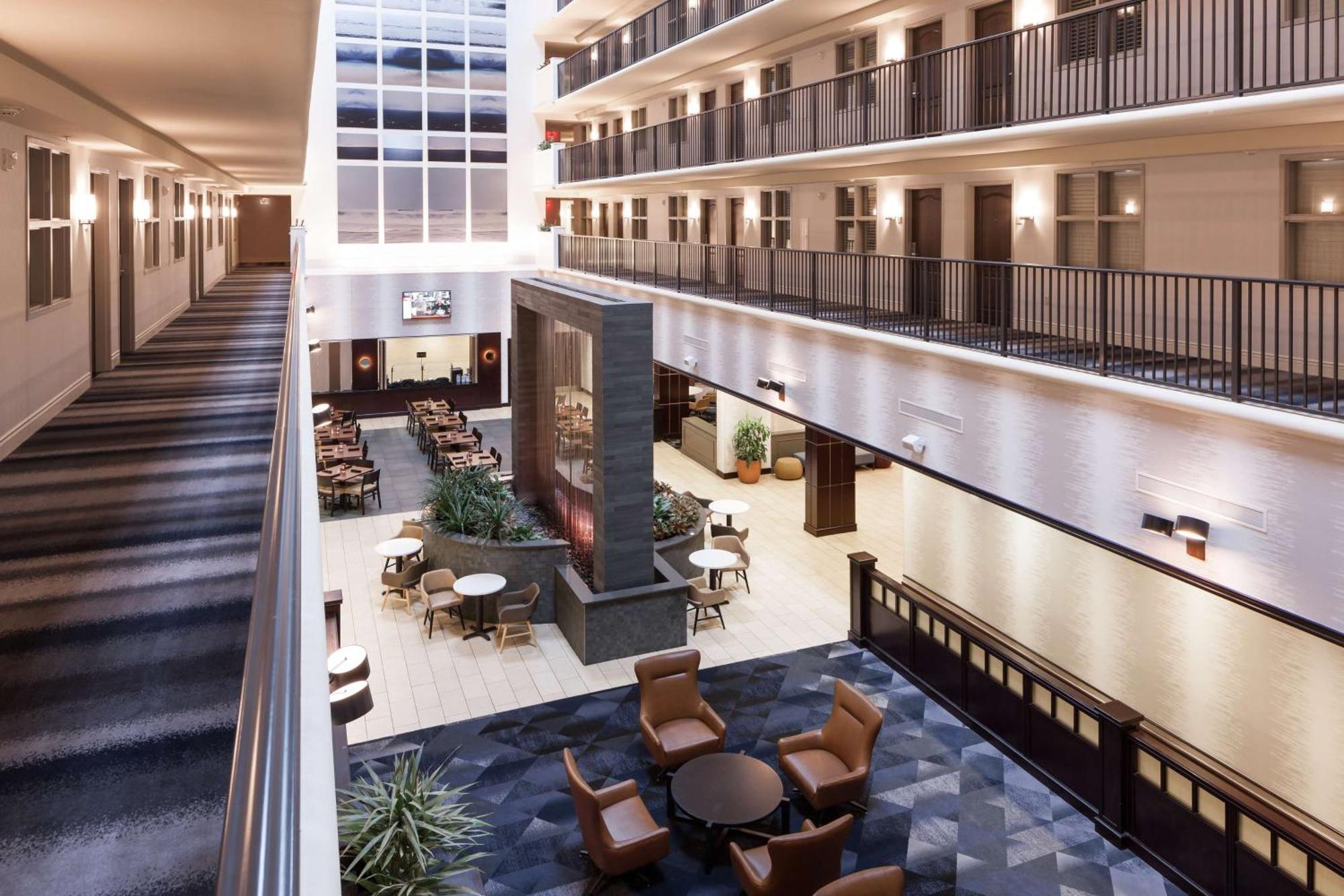 Embassy Suites By Hilton Tampa Brandon Heartland Eksteriør billede