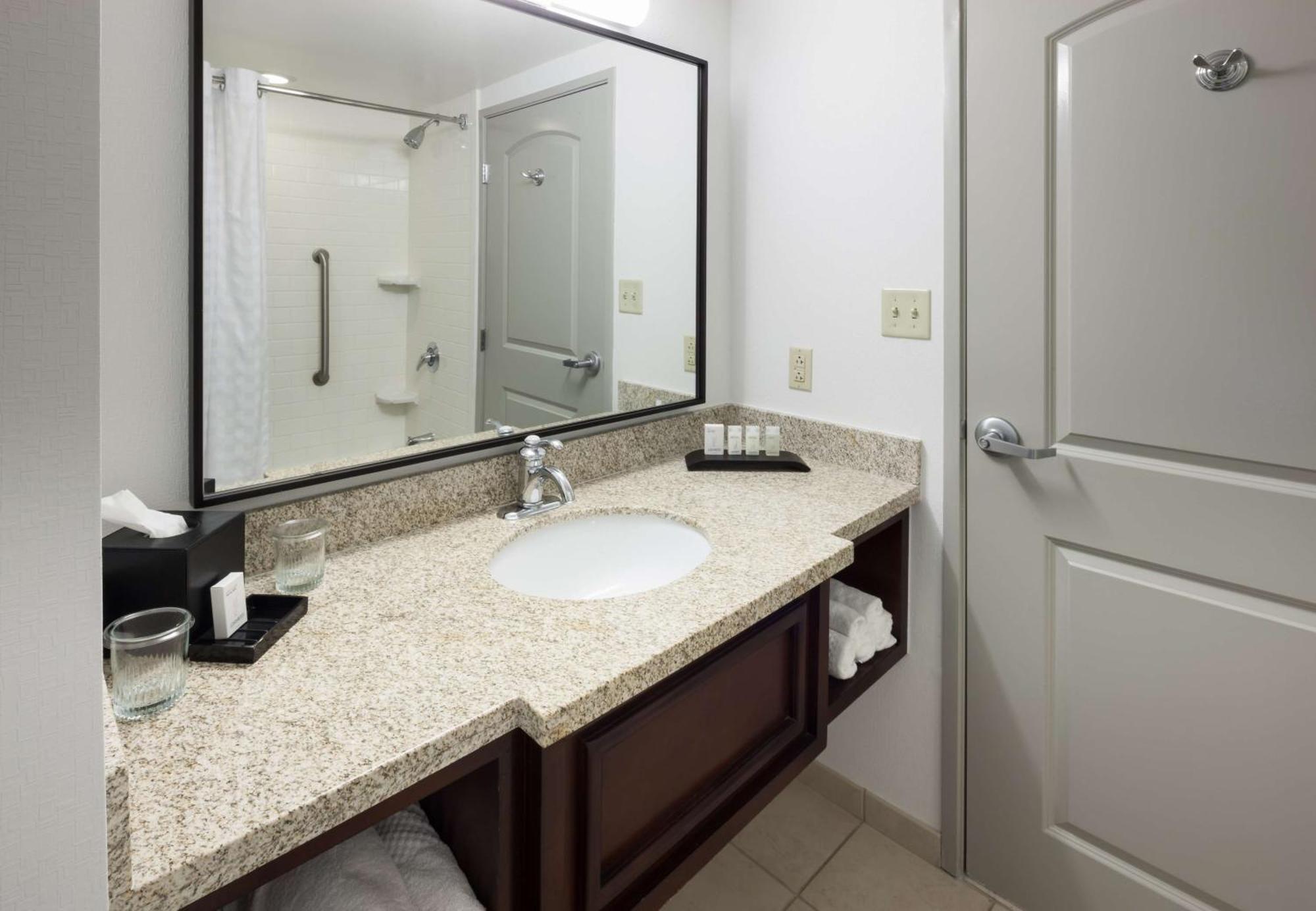 Embassy Suites By Hilton Tampa Brandon Heartland Eksteriør billede